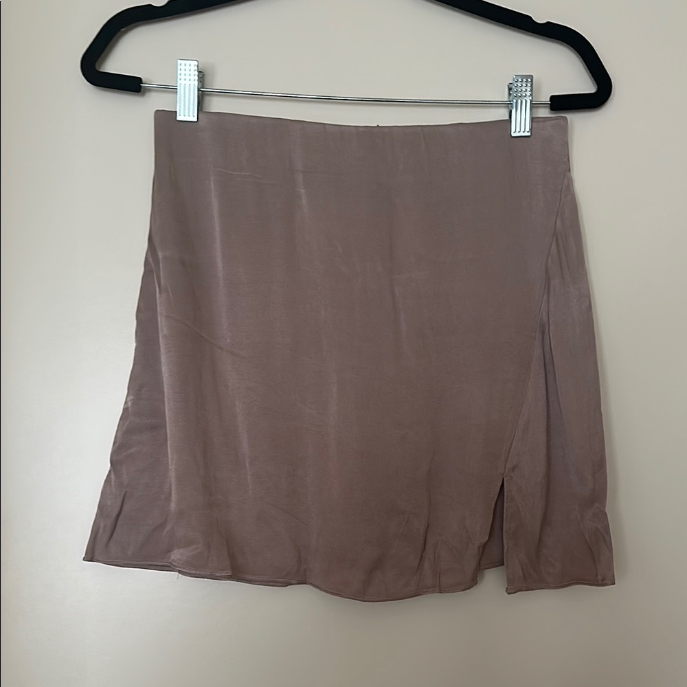 EUC Aritzia Wilfred Muse Skirt Size 6 Grey Taupe